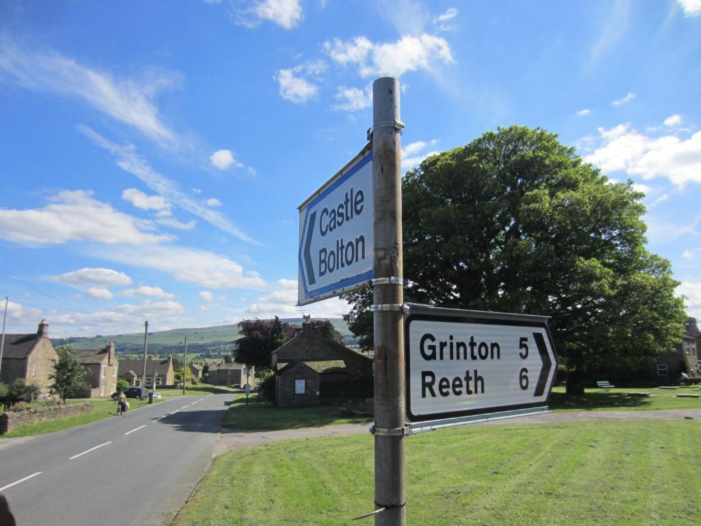 Bolton Arms Hotel Redmire Buitenkant foto